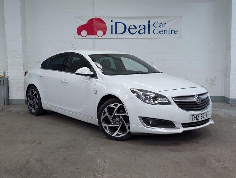 White Used 2016 Vauxhall Insignia SRi Hatchback | £5,490 (Good price) - Image 1/4
