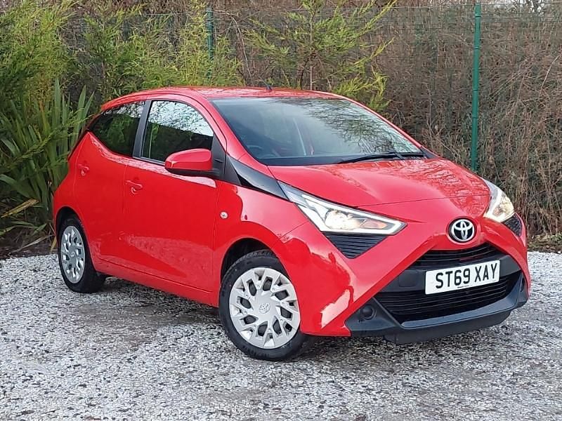 Red Used 2019 Toyota Aygo X-play Hatchback | £7,998 (Good price) - Image 1/4