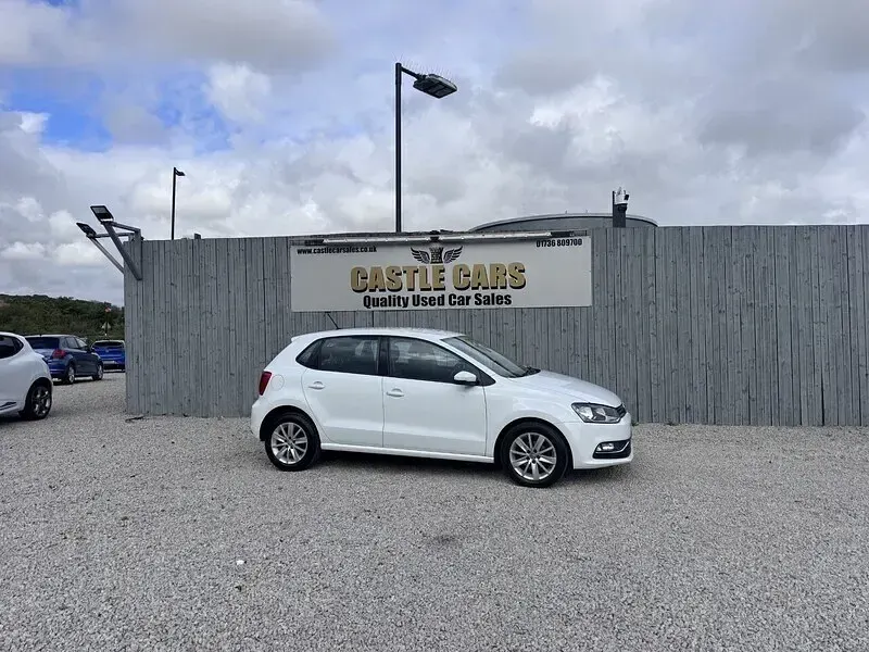 Used VW Polo SE 2015 White Hatchback