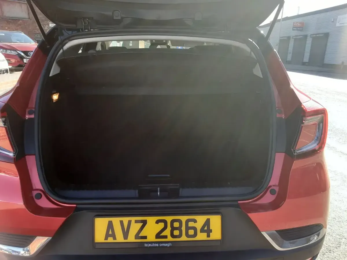 Used Renault Captur Techno 2022 Red and black SUV