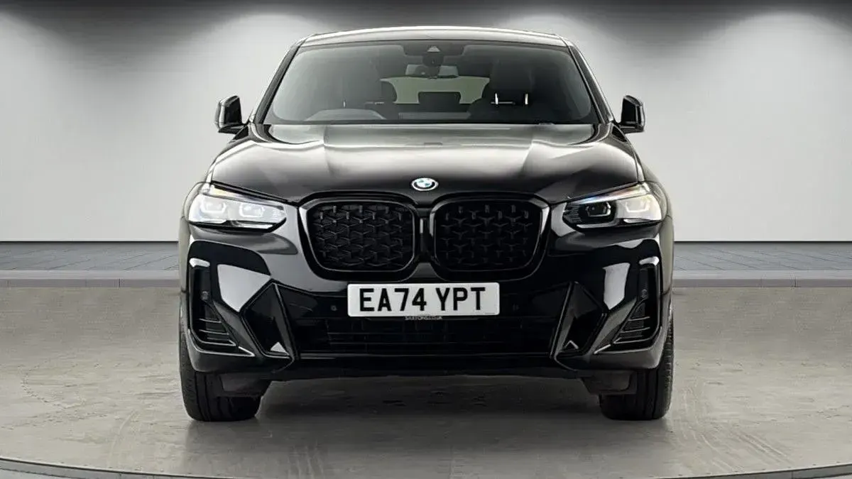 Usado BMW X4 M Sport 190 HP (139 kW) 2024 Preto SUV