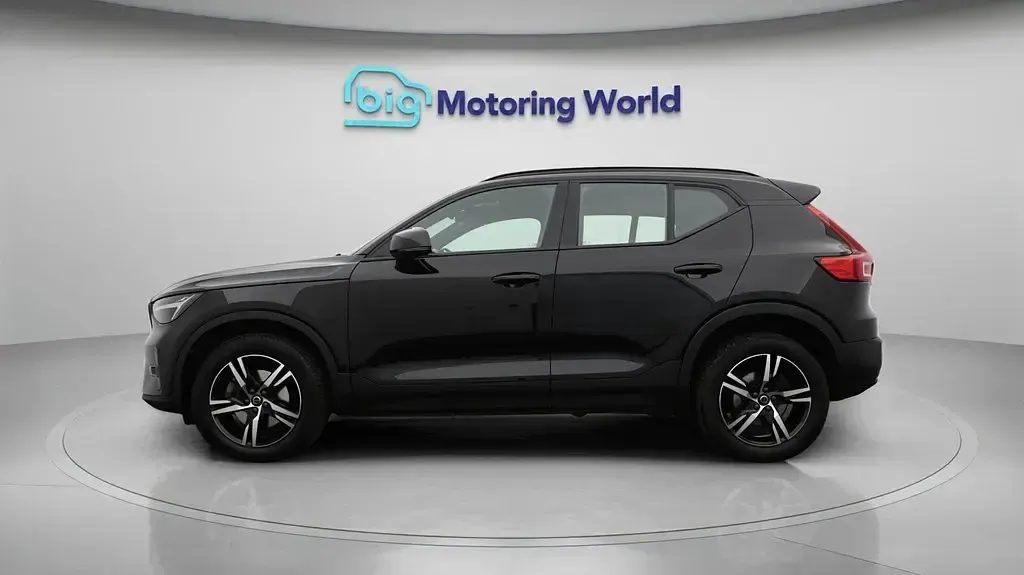 Begagnad Volvo XC40 Plus 197 HK (144 kW) 2022 Svart SUV