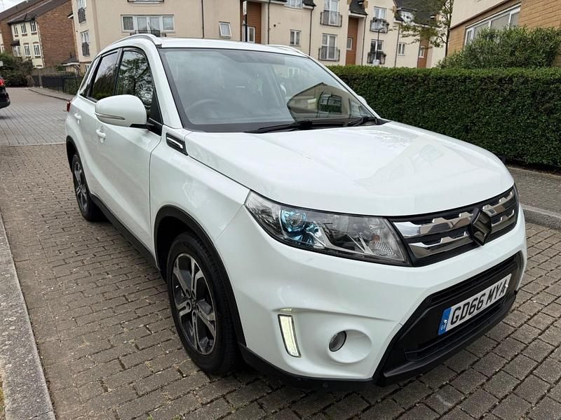 Used Suzuki Vitara SZ5 120 HP (88 kW) 2017 White SUV