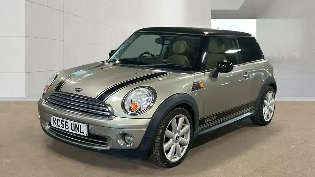 Used Mini Cooper Hatch 120 HP (88 kW) 2007 Silver Hatchback