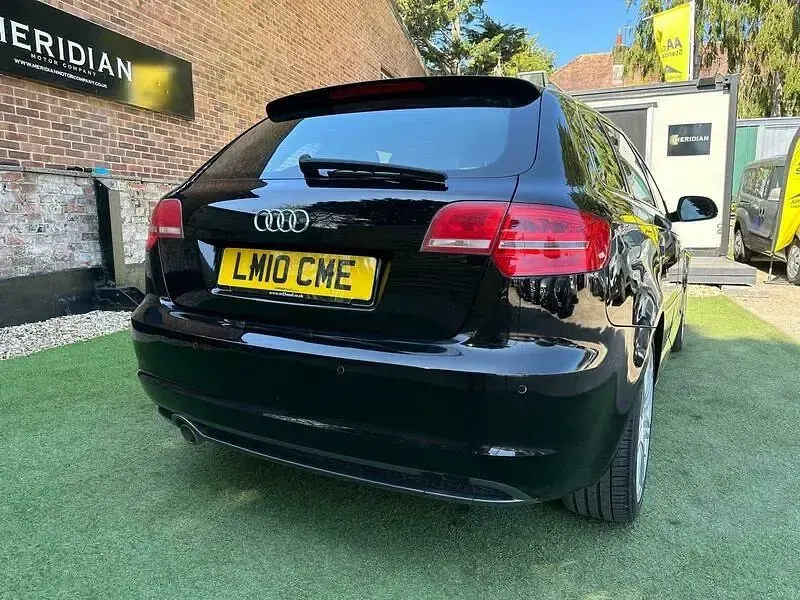 Begagnad Audi A3 S-Line 2010 Svart Halvkombi