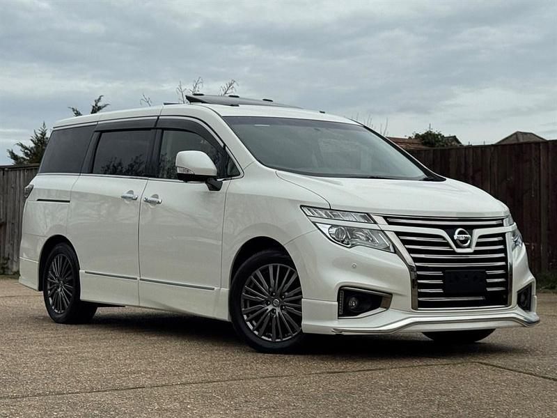 Used Nissan Elgrand 2018 White MPV