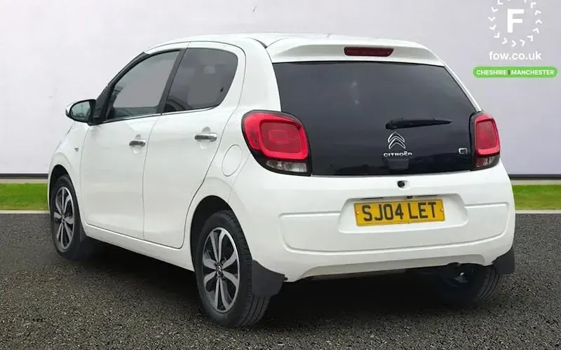 Used Citroën C1 Shine 72 HP (52 kW) 2021 White Hatchback