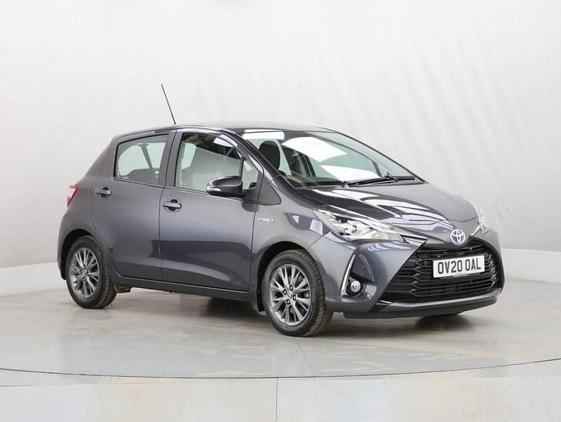 Used Toyota Yaris Hybrid 100 HP (73 kW) 2020 Grey Hatchback