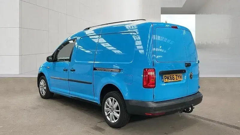 Used VW Caddy Maxi Startline 102 HP (75 kW) 2016 Blue MPV