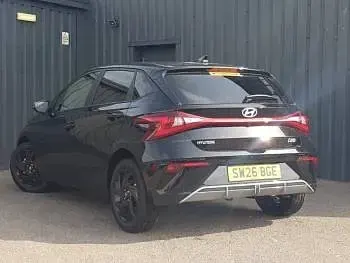 Uusi Hyundai i20 Blackline 90 HP (66 kW) 2026 Musta Viistoperä