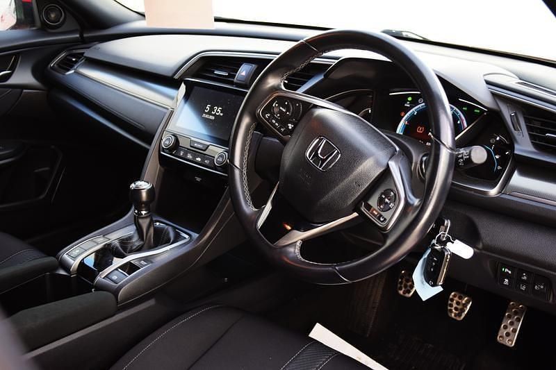 Used Honda Civic SR 126 HP (92 kW) 2018 Red Hatchback