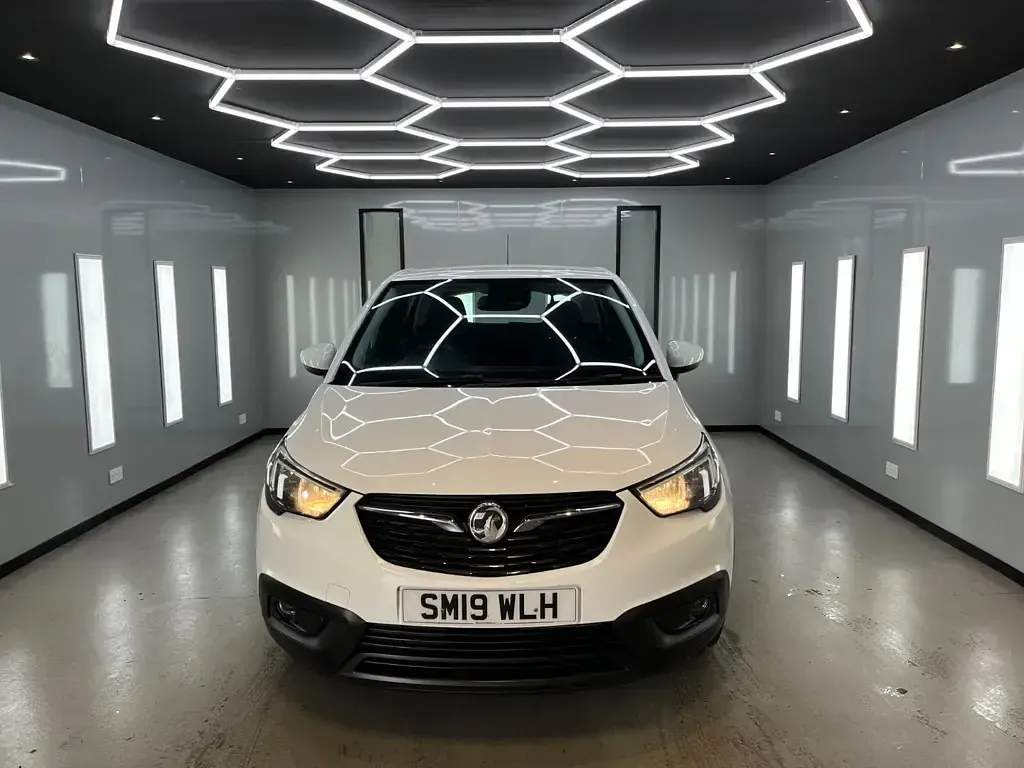 Used Vauxhall Crossland X 2019 White SUV