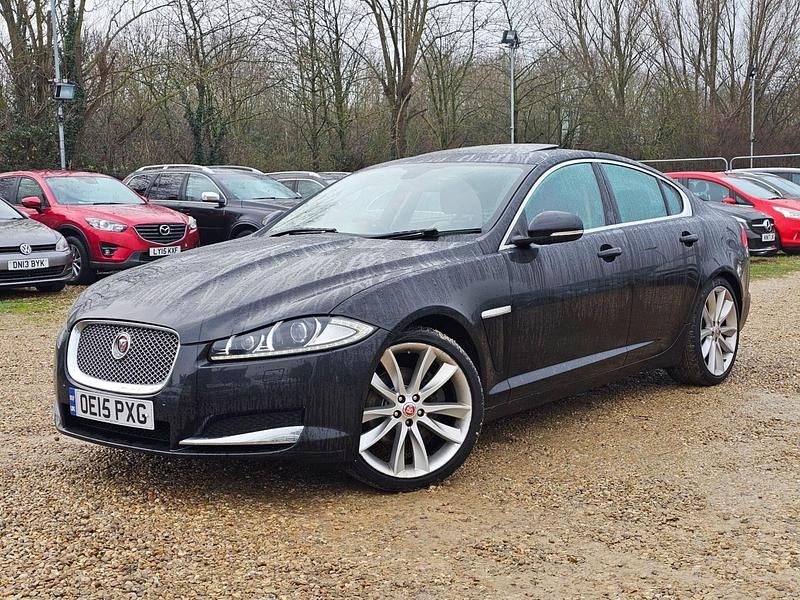 Begagnad Jaguar XF Portfolio 2015 Svart Sedan