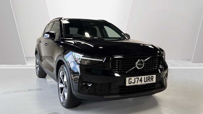 Used 2025 Volvo XC40 Plus SUV | £34,990 (A bit pricey) - Image 1/3