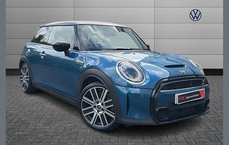Used Mini Cooper S Exclusive 176 HP (129 kW) 2024 Blue Hatchback