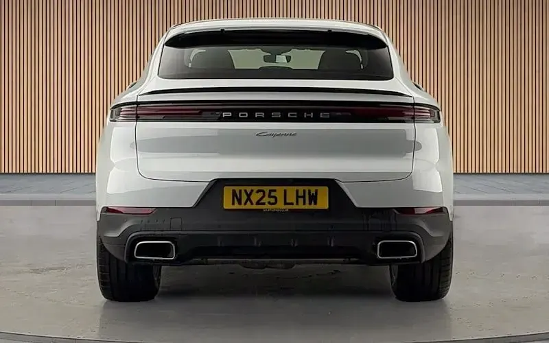 New Porsche Cayenne 354 HP (260 kW) 2025 Carrara white SUV
