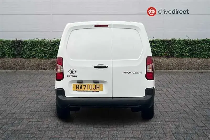 Used Toyota Proace Active 120 HP (88 kW) 2021 White MPV