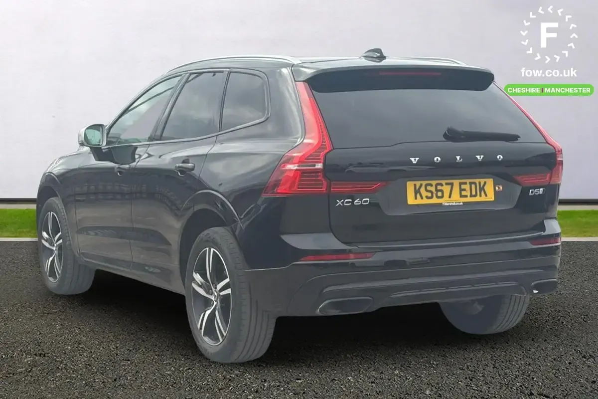 Used Volvo XC60 R-Design 235 HP (172 kW) 2017 Black SUV