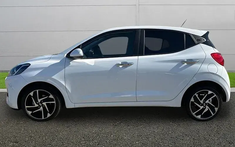 New Hyundai i10 Premium 79 HP (58 kW) 2026 White Hatchback