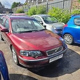 Red Used 2002 Volvo V70 SE Estate | £1,995 - Image 1/3