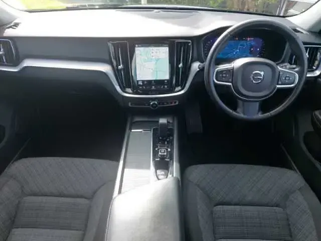 Used Volvo V60 Core 161 HP (118 kW) 2023 Estate