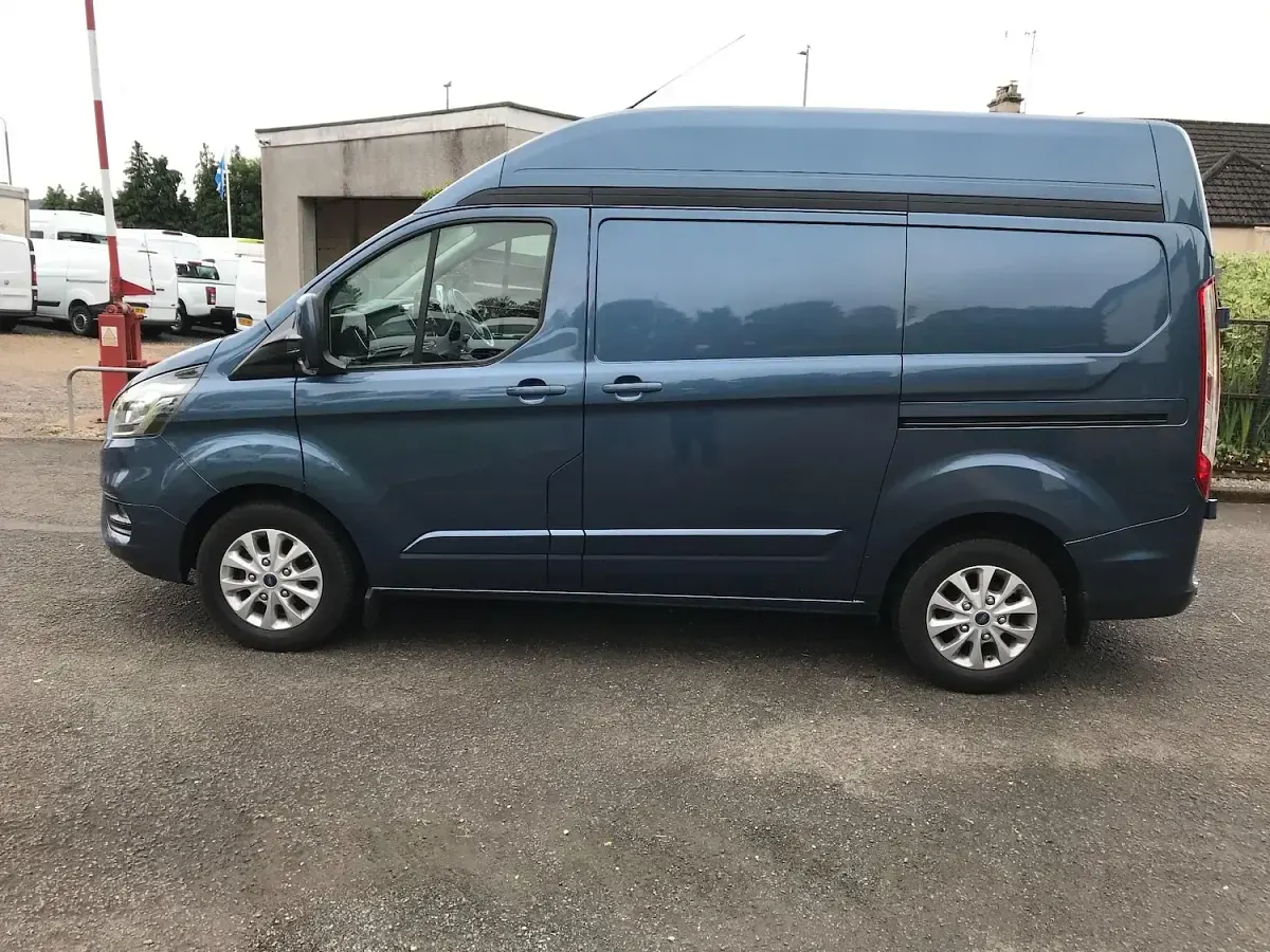Used Ford Transit Custom Limited 130 HP (95 kW) 2019 Blue Van