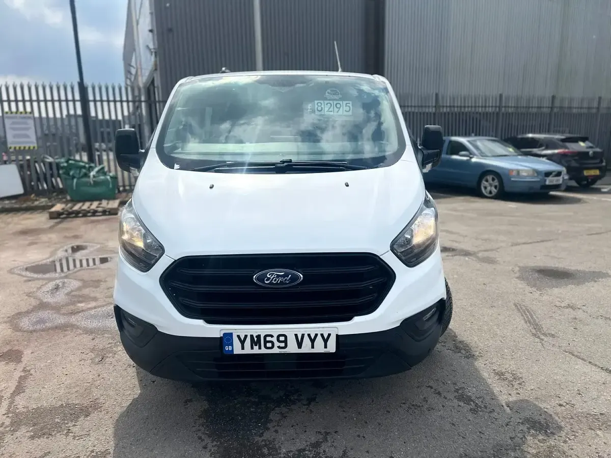 Used Ford Transit Custom 105 HP (77 kW) 2020 White Van