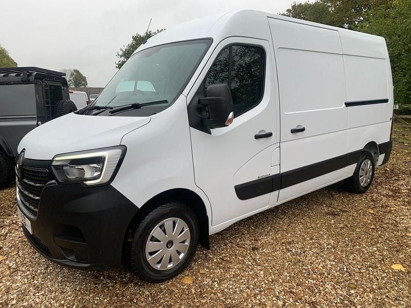 White Used 2022 Renault Master Business Van | £12,995 (Fair price) - Image 1/4
