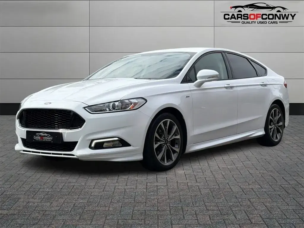 Used Ford Mondeo ST-Line 180 HP (132 kW) 2017 White Hatchback
