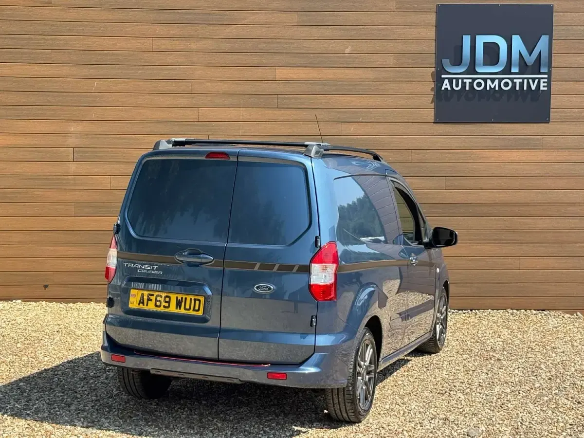 Used Ford Transit Sport 100 HP (73 kW) 2019 Blue Van