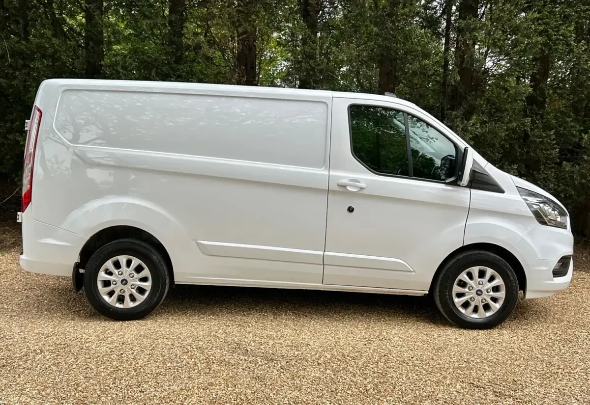 Używany Ford Transit Custom Limited 130 KM (95 kW) 2021 Biały