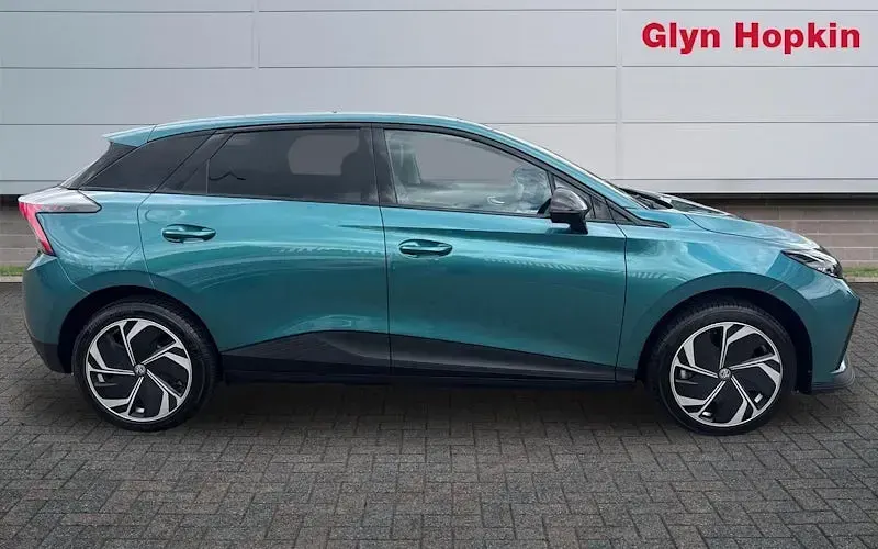 Used MG MG4 EV 319 kW (435 HP) 2026 Green Hatchback