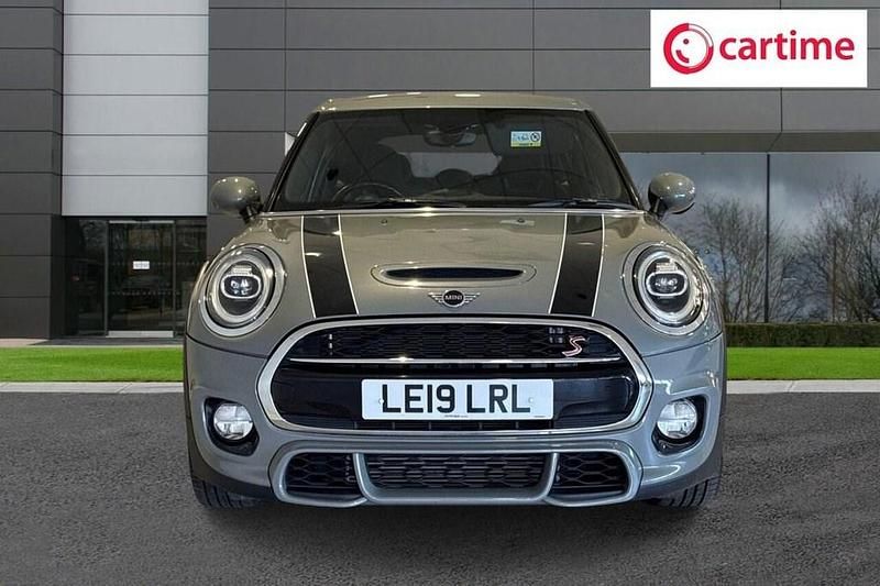 Usado Mini Cooper S Hatch 192 HP (141 kW) 2019 Cinzento Citadino