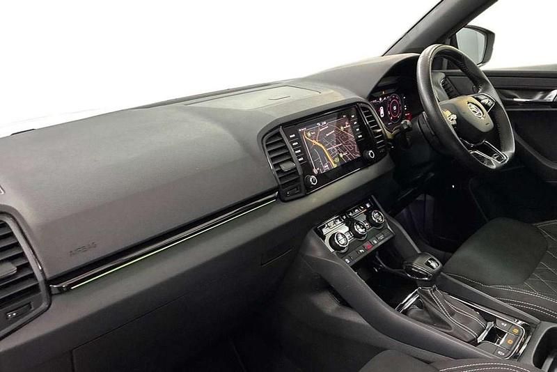 Used Skoda Karoq SportLine 150 HP (110 kW) 2021 Velvet red metallic SUV