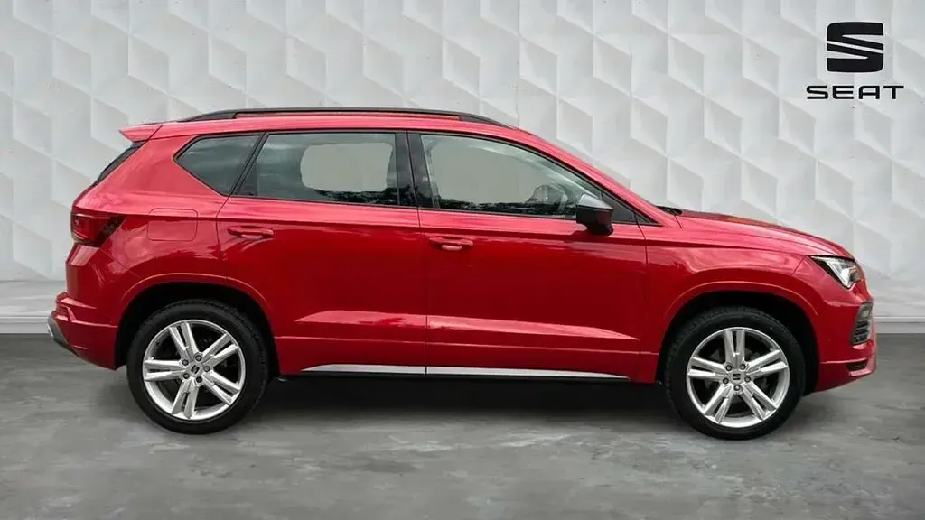 Käytetty Seat Ateca FR 150 HP (110 kW) 2024 Punainen Katumaasturi
