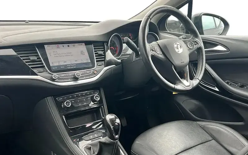 Used Vauxhall Astra Elite 200 HP (147 kW) 2019 Black Hatchback