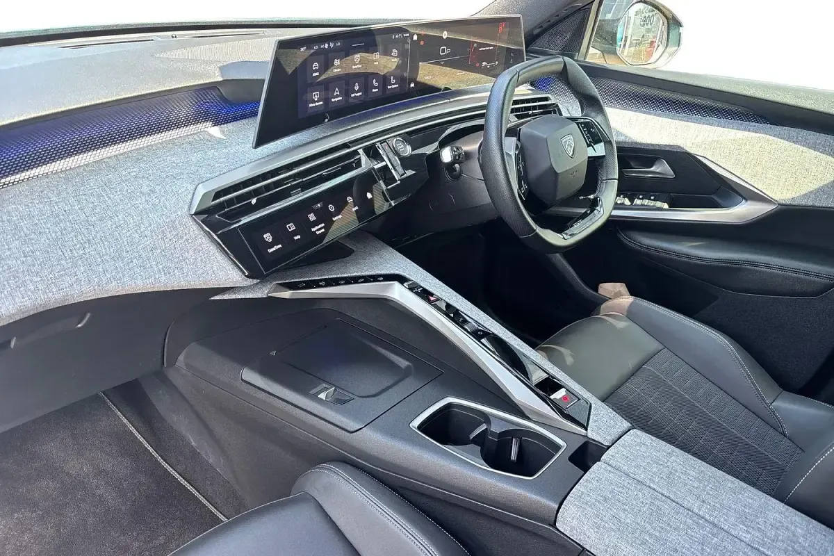 Used Peugeot 3008 GT 136 HP (100 kW) 2025 Obsession blue SUV