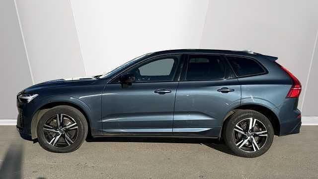 Used Volvo XC60 R-Design 194 HP (142 kW) 2022 SUV
