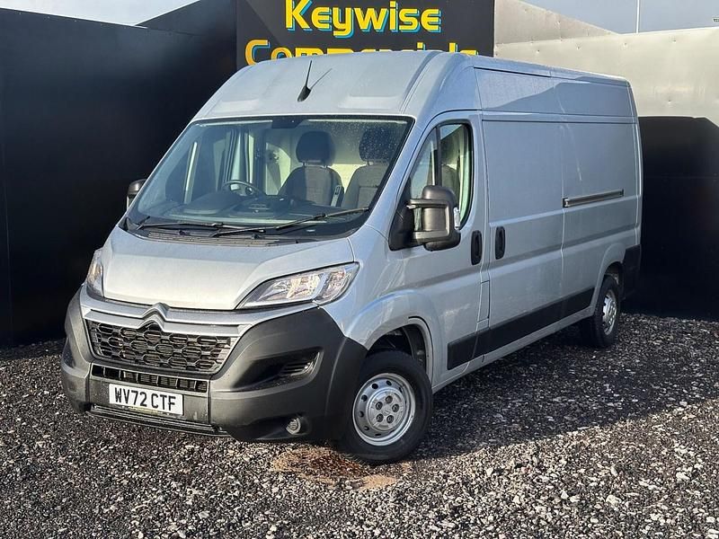 Used Citroën Relay 140 HP (102 kW) 2022 Silver Van