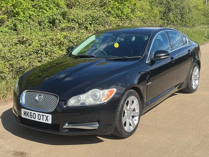 Usado Jaguar XF Luxury 238 HP (175 kW) 2010 Preto Sedan