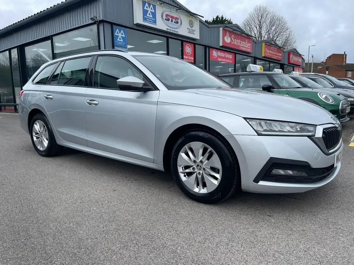 Begagnad Skoda Octavia SE Technology 110 HK (80 kW) 2022 Silver Kombi