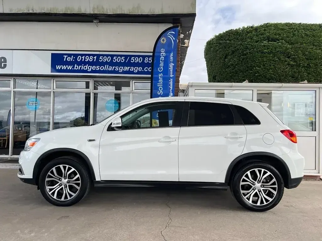 Used Mitsubishi ASX 117 HP (86 kW) 2019 White SUV