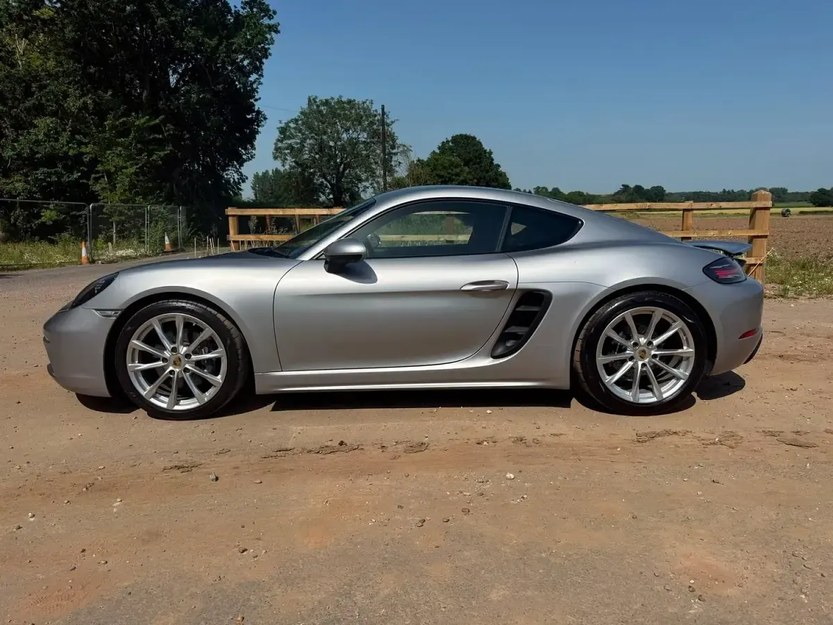 Used Porsche 718 Cayman 300 HP (220 kW) 2019 Silver Coupe