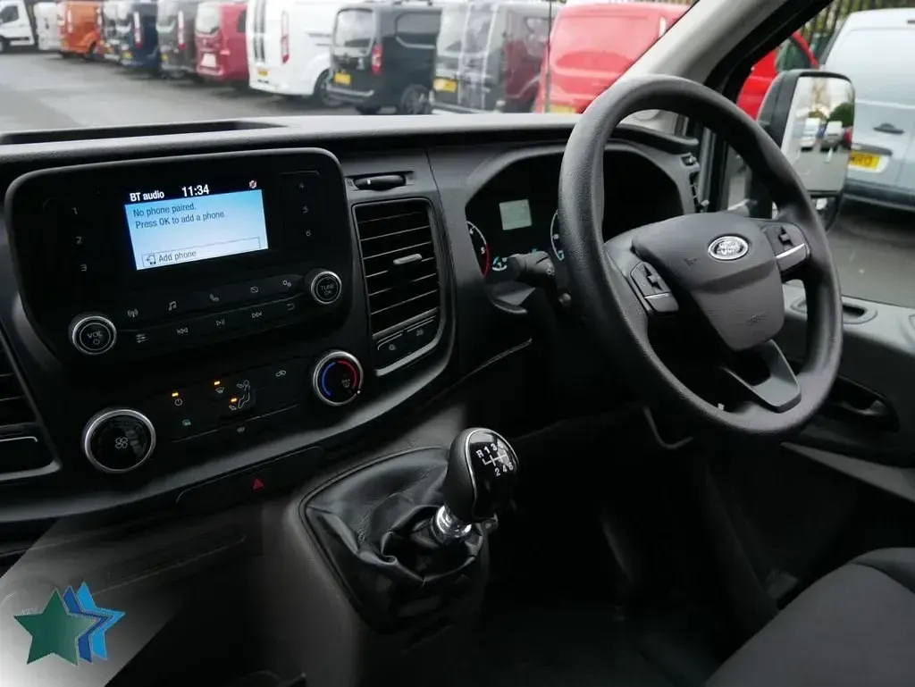 Używany Ford Transit 130 KM (95 kW) 2022 Srebrny Kabriolet