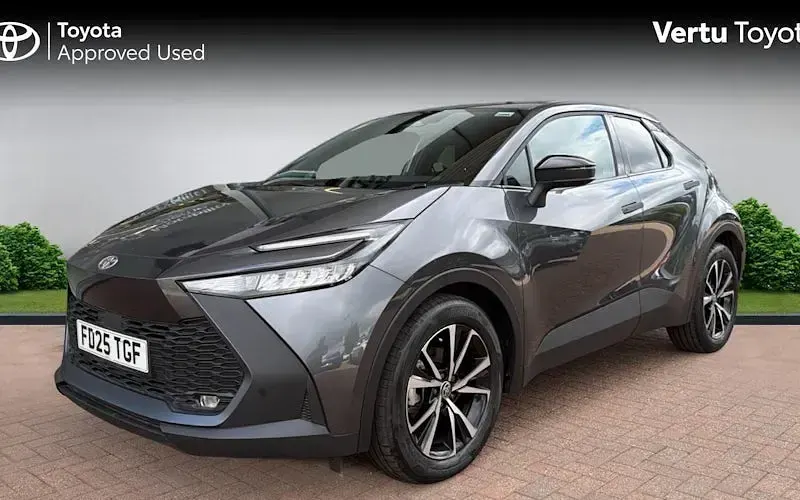 Used Toyota C-HR Design 140 HP (102 kW) 2026 SUV