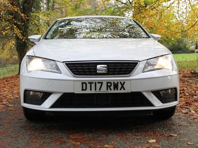 White Used 2017 Seat Leon SE Technology Hatchback | £7,995 (Fair price) - Image 1/4