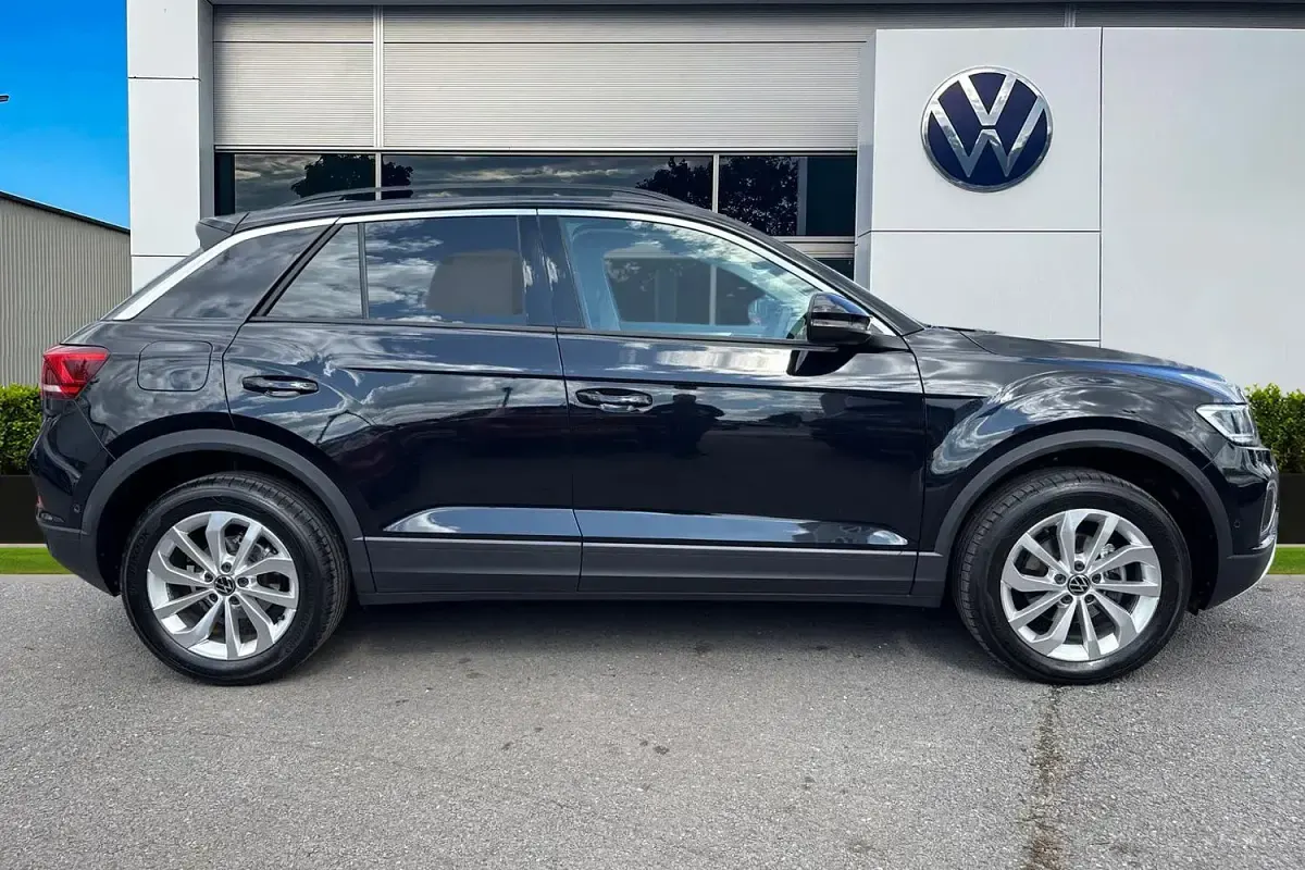 Used VW T-Roc Match 150 HP (110 kW) 2025 Black SUV
