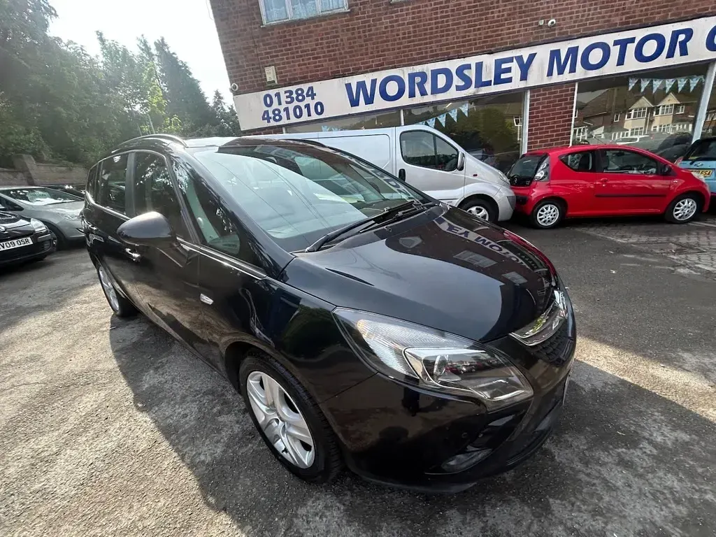 Used Vauxhall Zafira 2013 Metallic black MPV