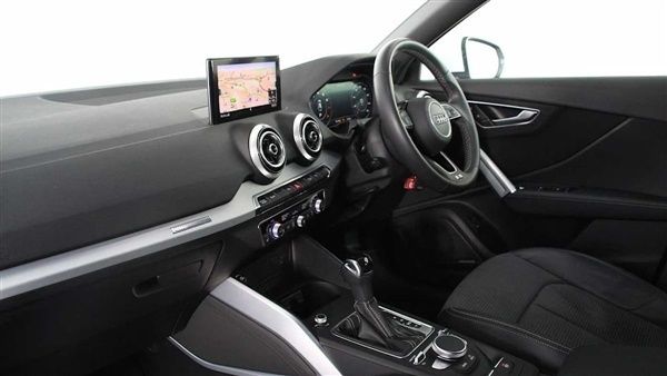 Used Audi Q2 S-Line 148 HP (108 kW) 2021 White SUV