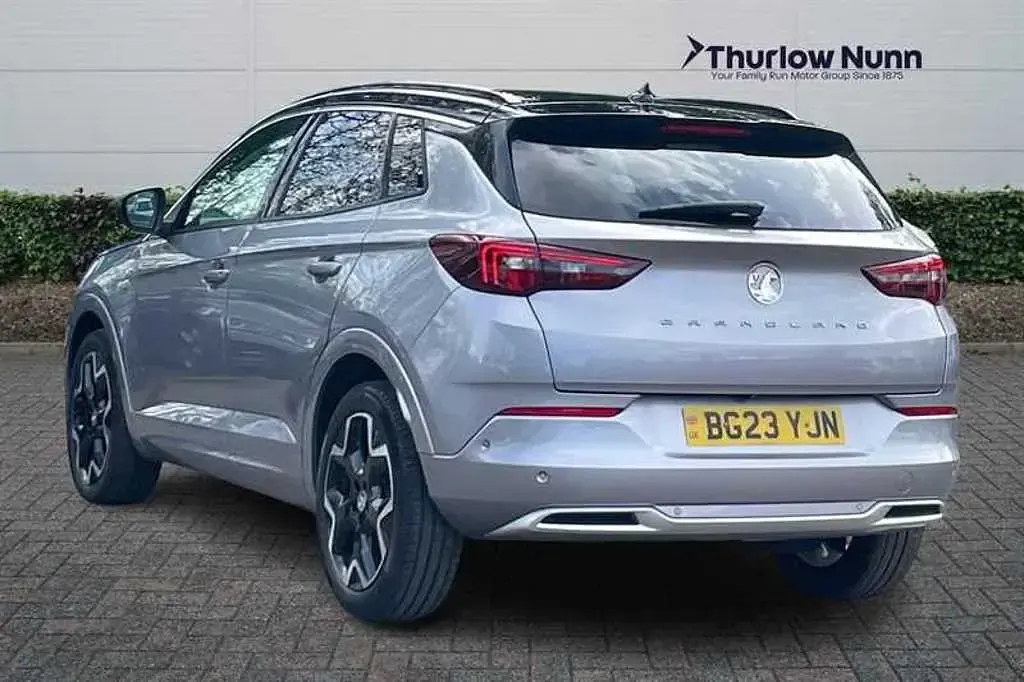 Second-hand Vauxhall Grandland X Elite 130 CP (95 kW) 2023 Gri SUV